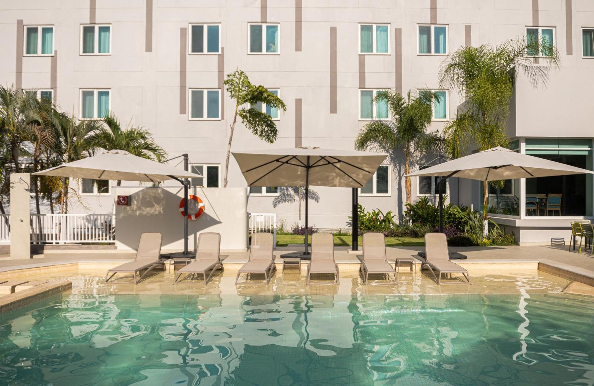 Holiday Inn Express Tapachula By Ihg Exterior foto